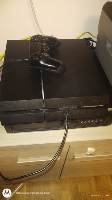 Play station 4 cu un joystick cablu alimentare, cablu încărcare și