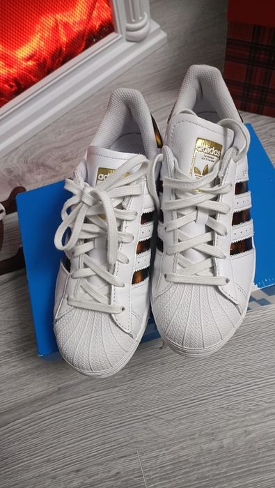 Adidasi Superstar