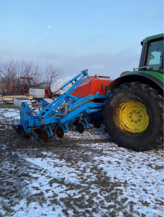 Semănătoare MONOSEM 8 Randuri