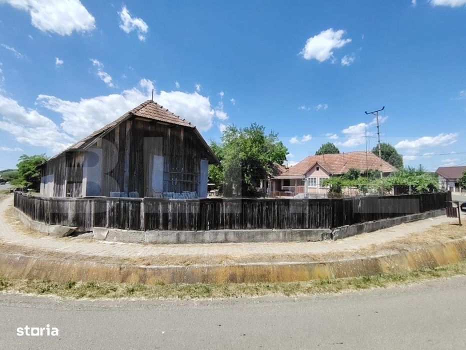 Casa renovabila 2,2 arii taren in Raciu