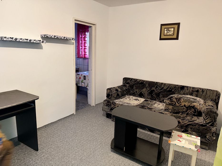 Inchiriez garsoniera zona Obcini