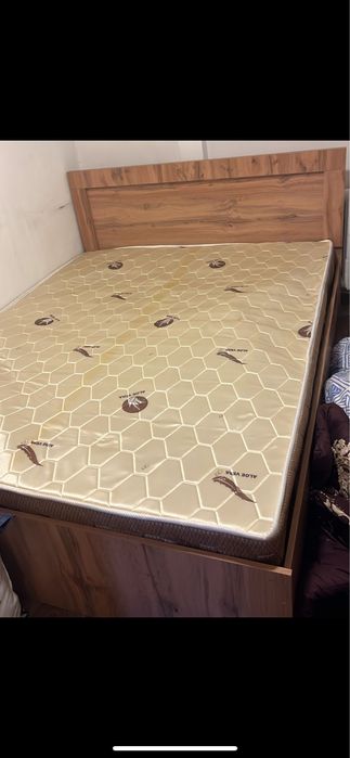 Продам двух спальную кровать