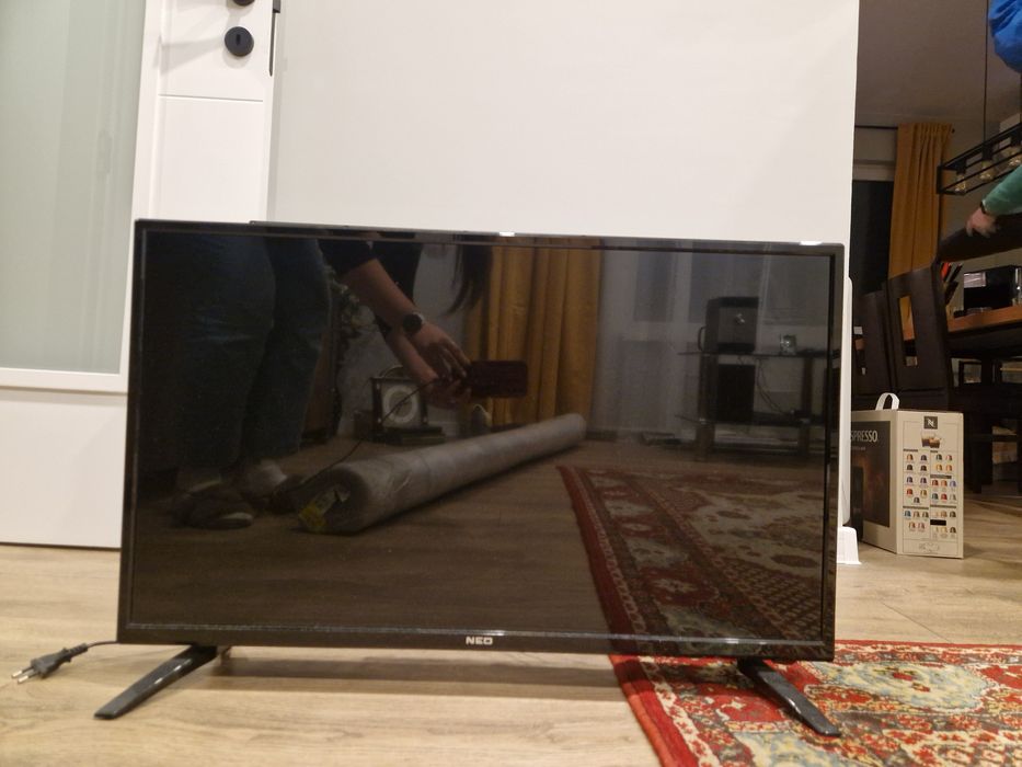 телевизор NEO 32 инча