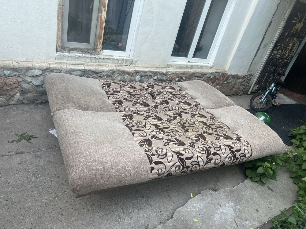 Продам диван с креслом
