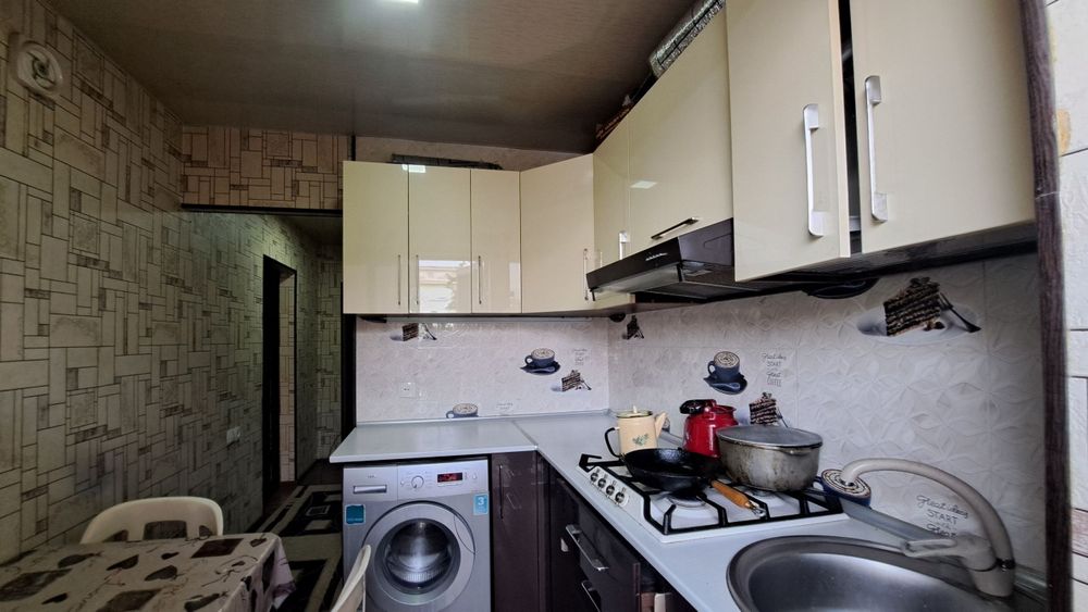 Чирчик шахар 
Окковок хамкор банк  ёнида 
#1-хона 3-этаж 
Квартира