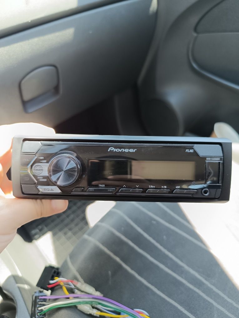 Авто ресийвър Pioneer MVH - s120UBW