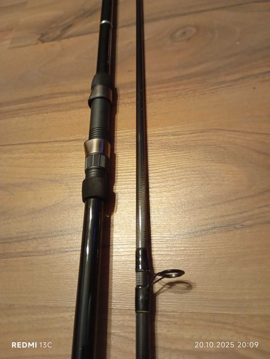 Шаранджийска въдица от карбон 3.66м  две секции 2.75 lb