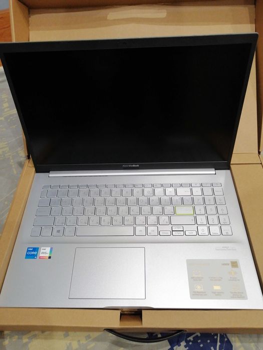 ASUS VivoBook с инсталиран windols