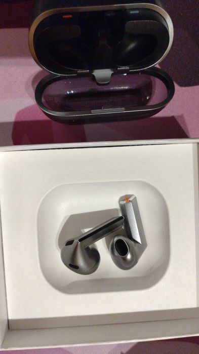 Casti in ureche Samsung Galaxy Buds3