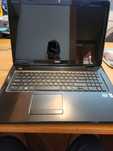 Продавам лаптоп Dell Inspiron N7110
