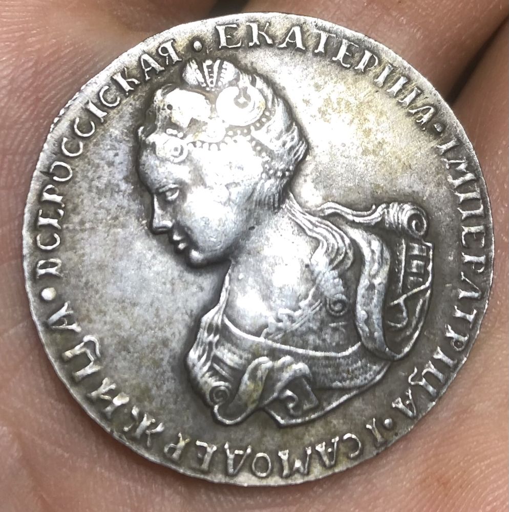 Продам монету полтина 1726