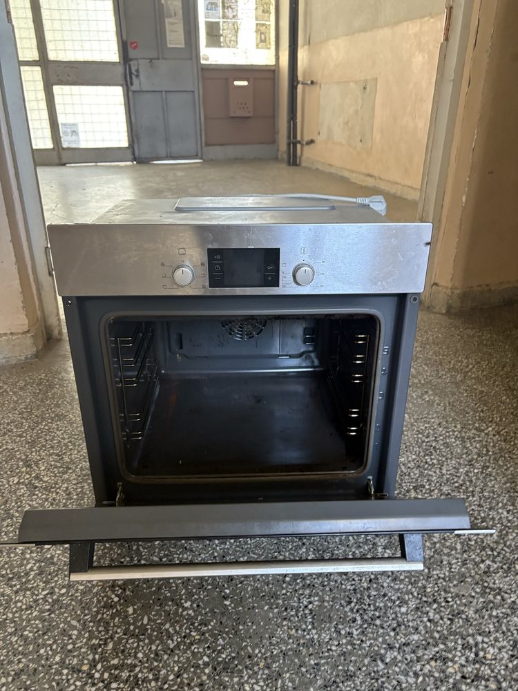 Bosch Фурна за вграждане 220-240 V в перфектно състояние
