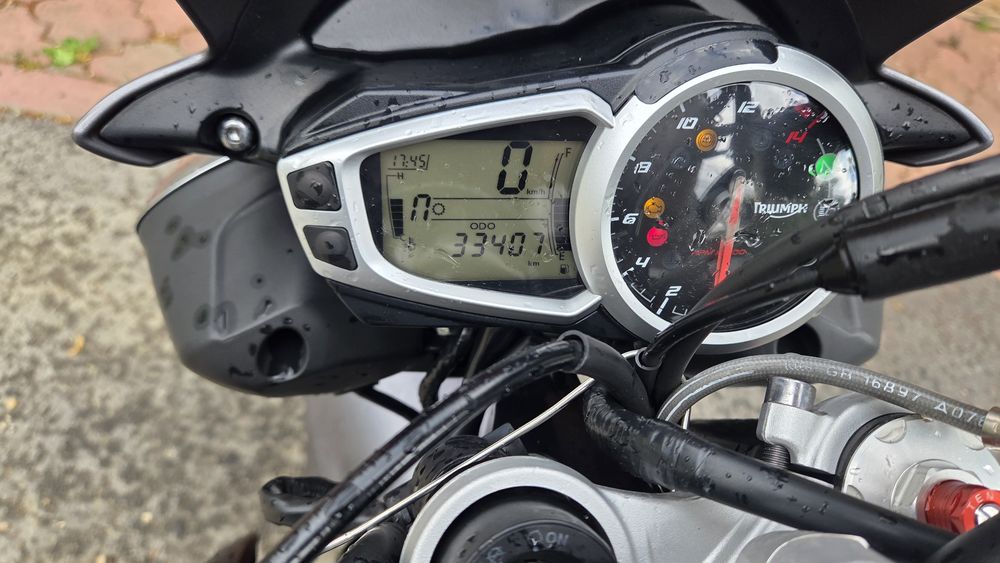 TRIUMPH street triple 675R