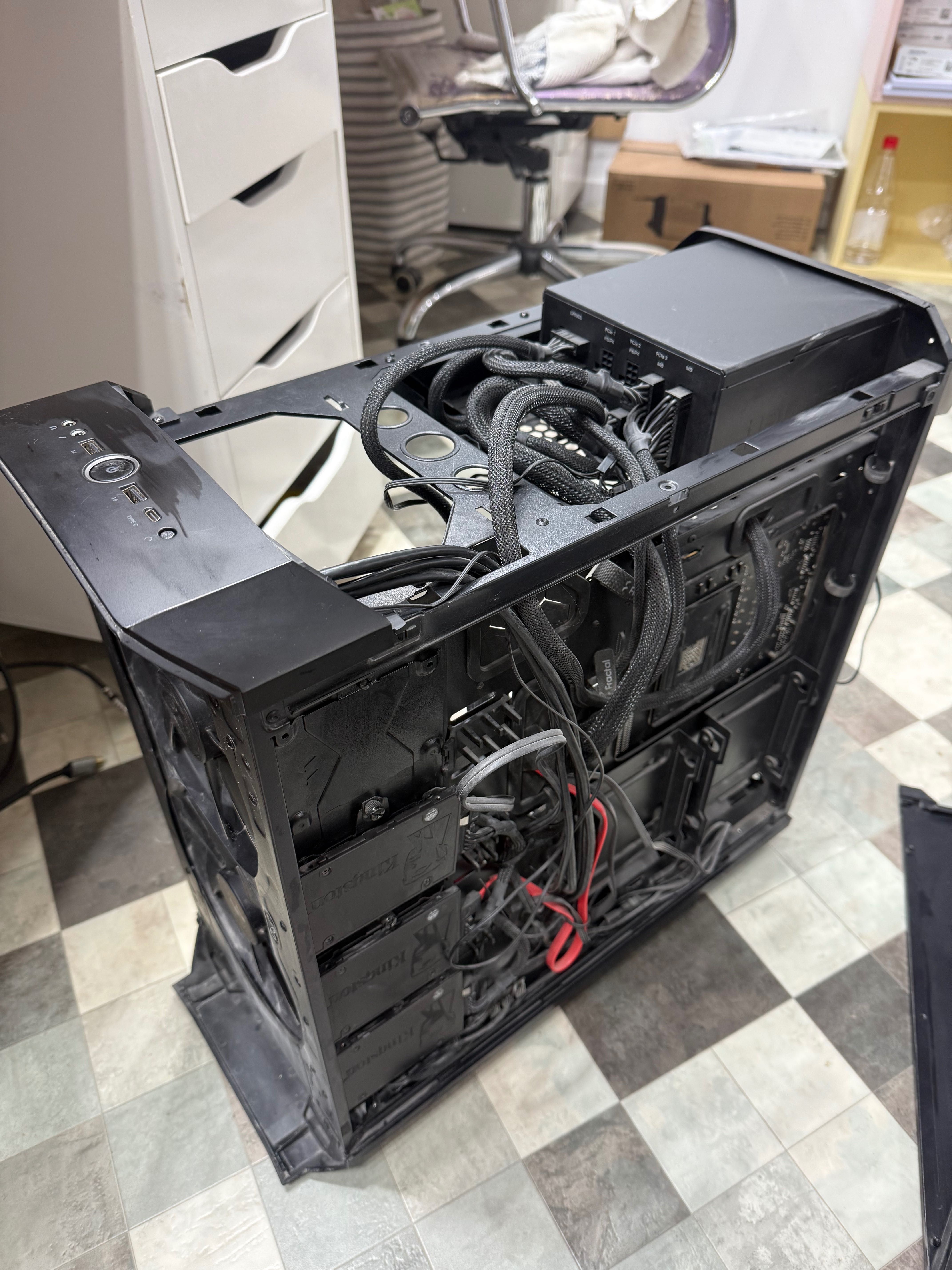 Sistem Gaming – RTX 3060 Ti, Ryzen 7 5800X, 16GB RAM, SSD 1TB