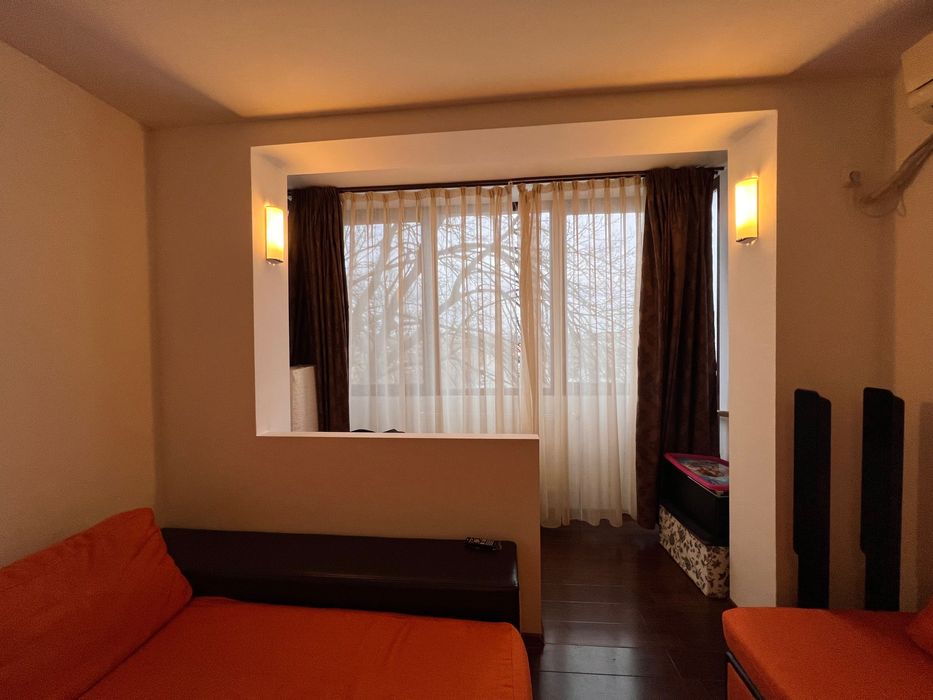 Apartament de vanzare 3 camere bd. Cuza Voda langa Farfuria et 3/4