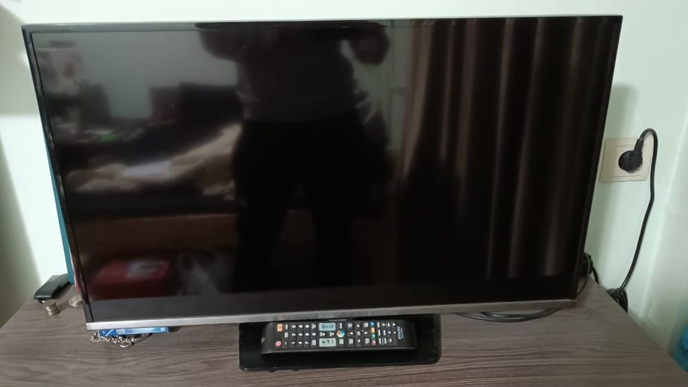 LED телевизор samsung