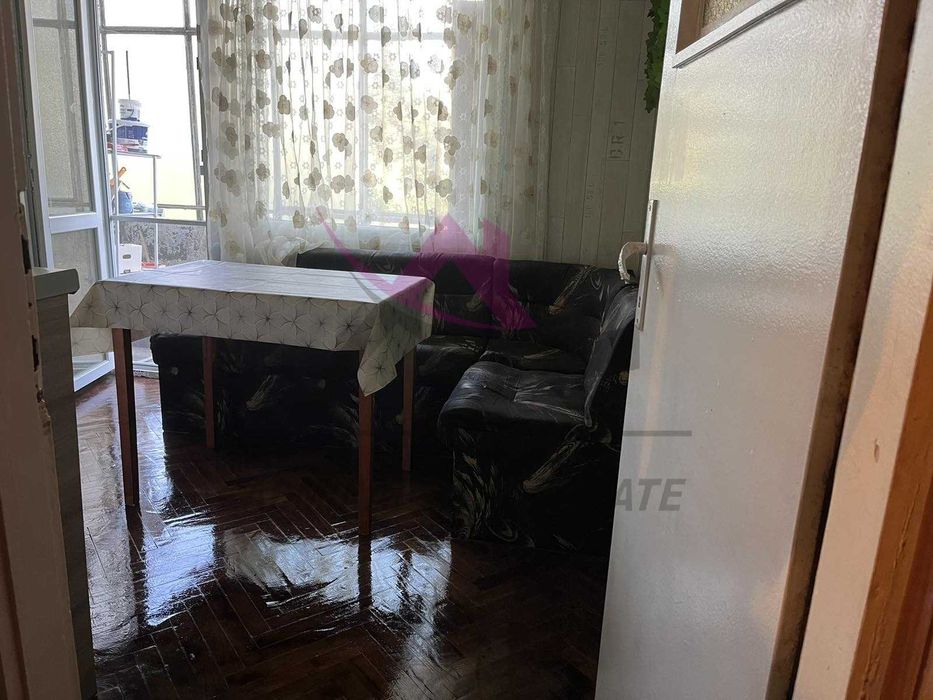 Дава се под наем Четиристаен апартамент в Варна, Цветен квартал - 90 кв.м за 450 € - Снимка #2