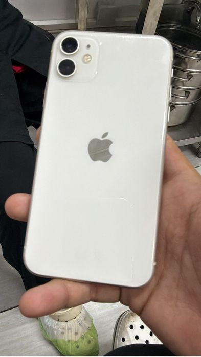 Продам Iphone 11