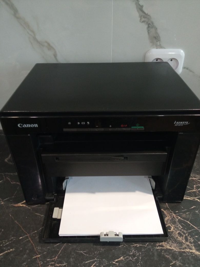 Принтер, копир, сканер 3в1 МФУ Canon 3010