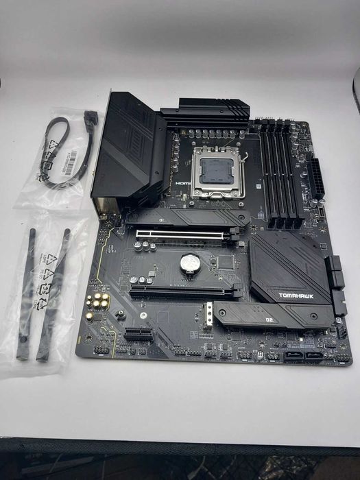MSI MAG B650 Tomahawk WIFI + RYZEN 5 7600X 6-Core (5.3 GHz Turbo) AM5