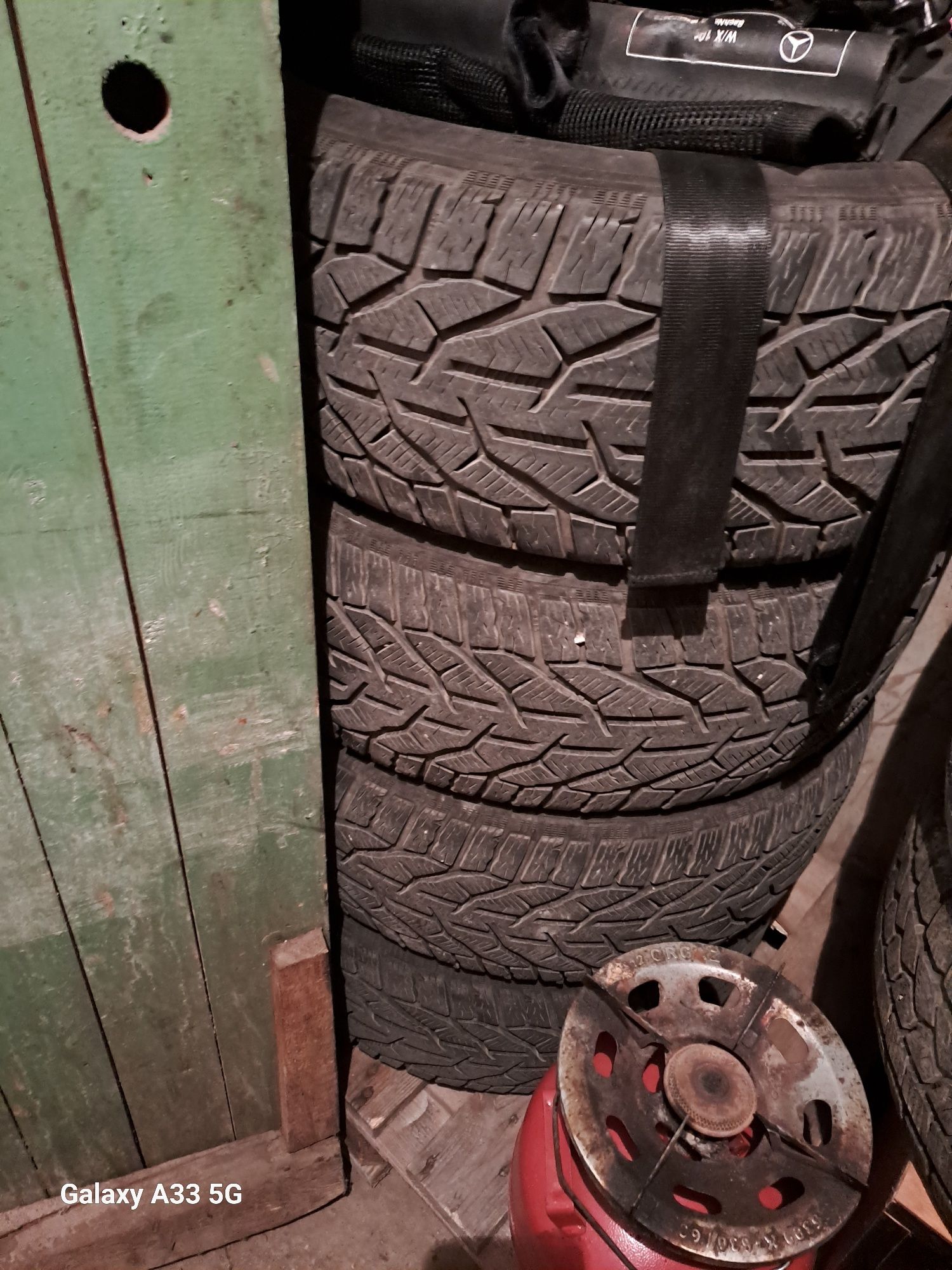 Зимни гуми 225/55/16 Riken