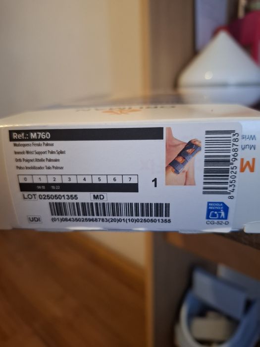 Orteză de încheietura mâinii, ameliorează simptome de Tunel Carpian