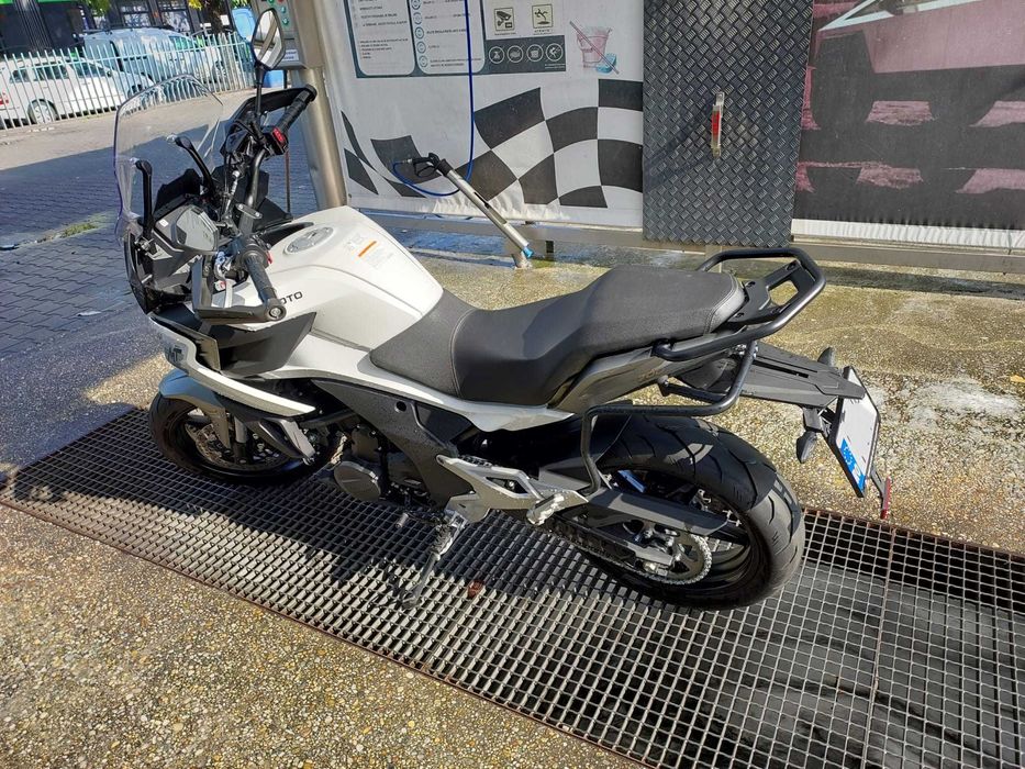 Motocicleta CFMOTO 700MT ABS '24