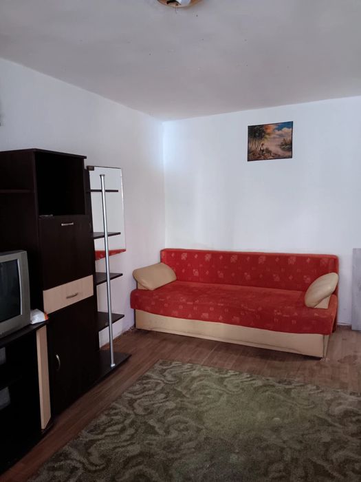 Inchiriez garsoniera