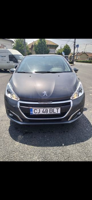 Peugeot 208 • 1.2 PureTech • 2016 • 123.000 km • Euro 6 • Navi