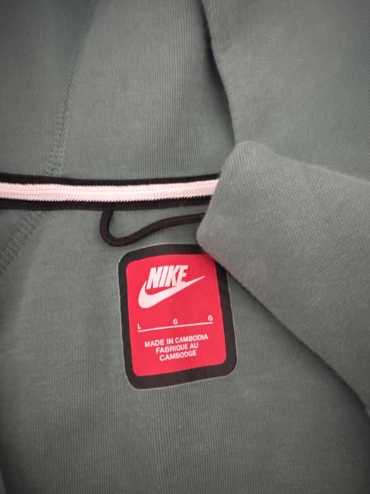Nike tech fleese нов size L