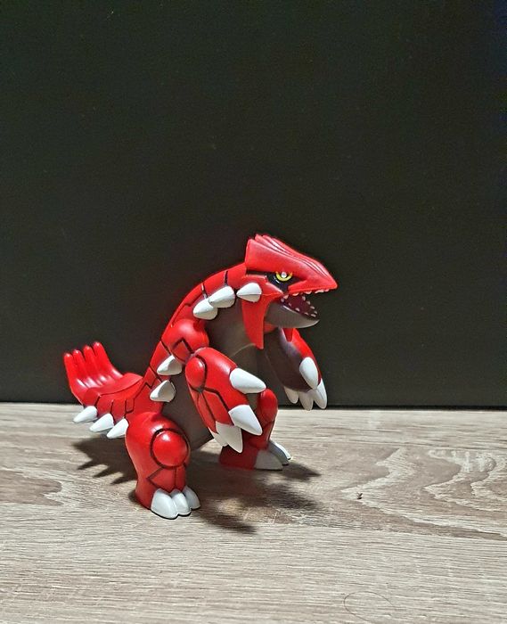 Figurine legendary Pokemon: Groudon , Kyogre , RegiSteel