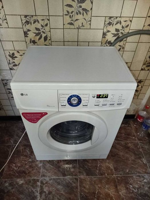 Продается своя автомат.машинка LG