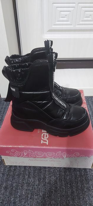 Продам обувь зима на девочку размер 32