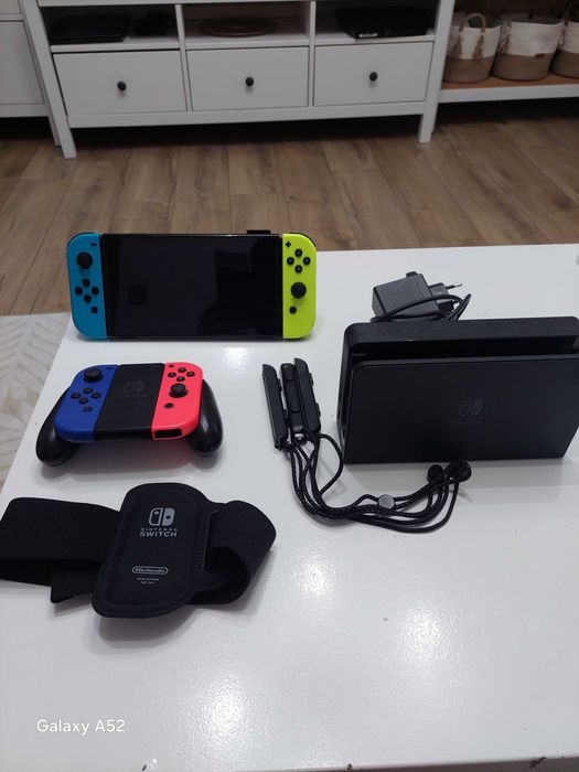 Nintendo switch in stare foarte buna +jocuri!!!