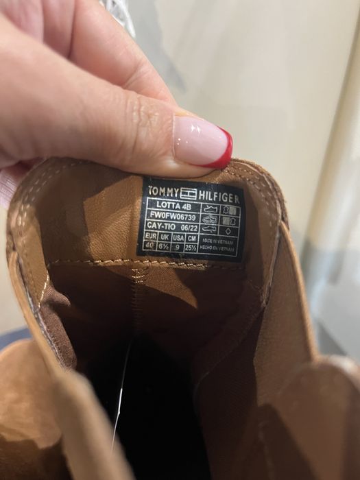 Страхотни боти Tommy Hilfiger номер 40