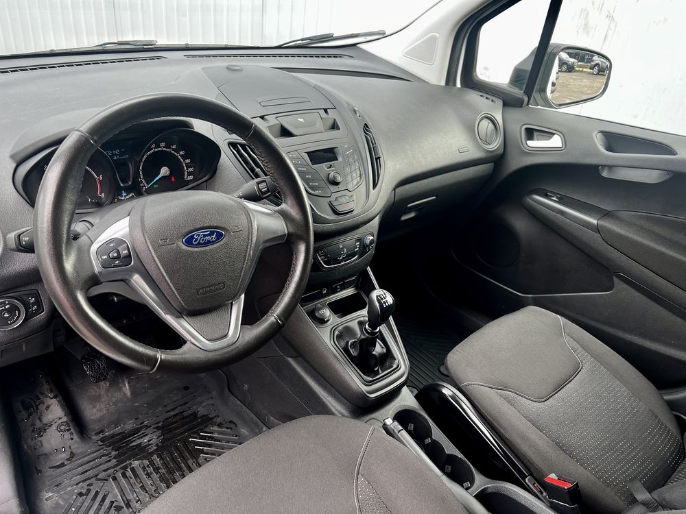 Ford Transit Courier /Tourneo    2022  Caddy /Dokker