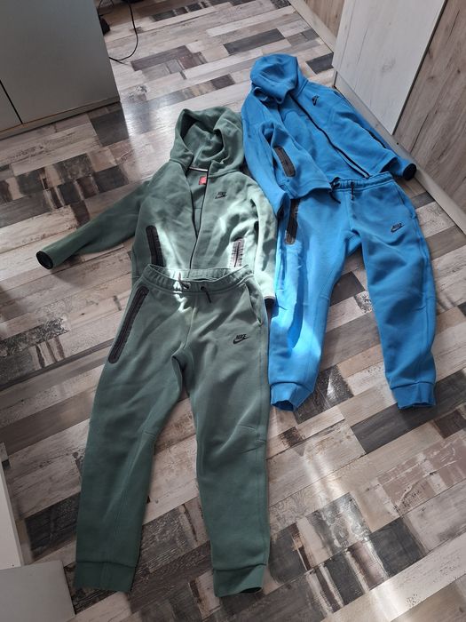 Продавам Продавам два Nike Tech оригинални оригинални Nike Tech – един