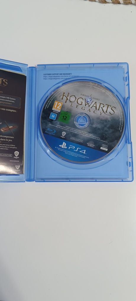 Продам диск с игрой Hogwarts Legacy на PS4