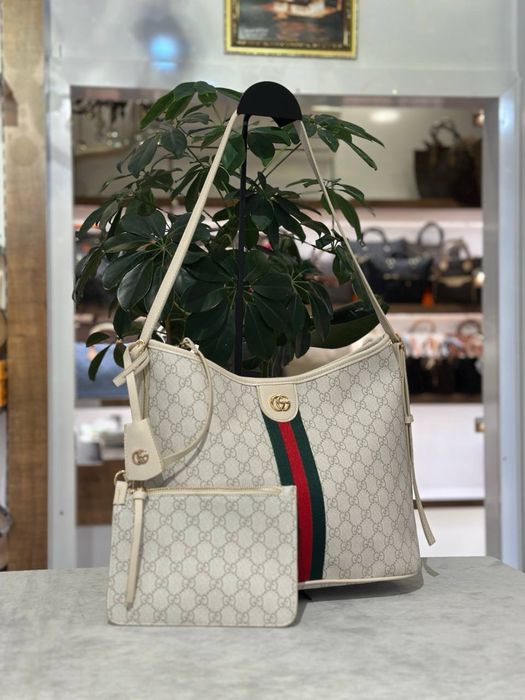 Geanta Gucci noua !!! Dimensiuni 40/26 !!!