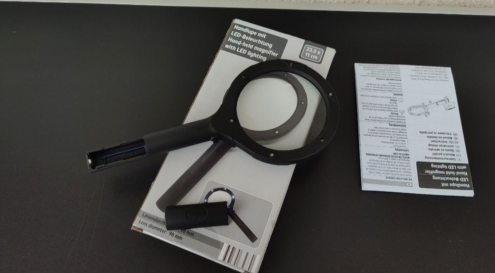 lupa de mana cu iluminare lumina 6 led citit batrani vedere slabita