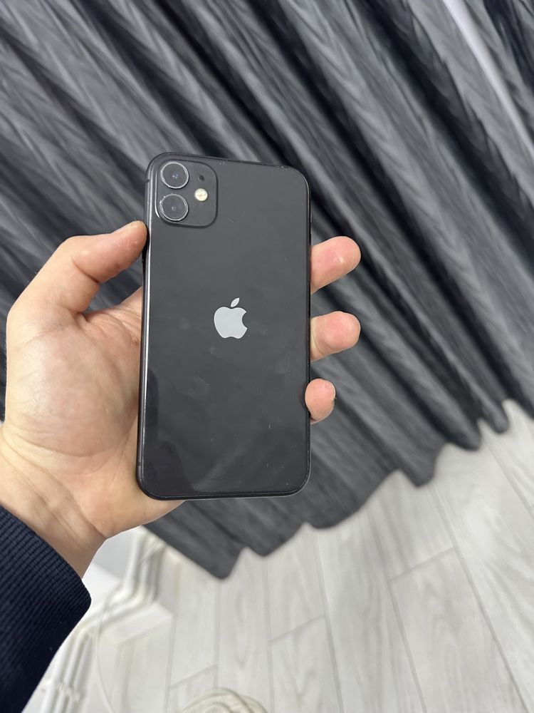 Vand iphone 11 pentru piese