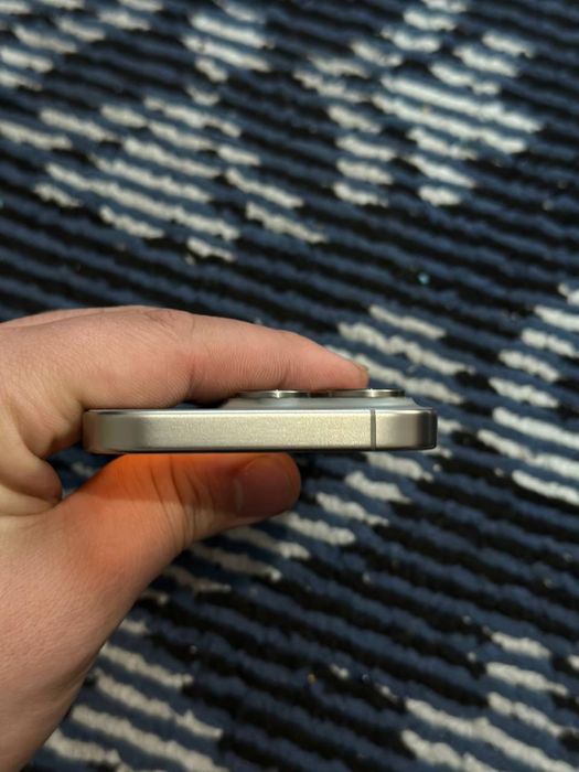 Iphone 15 pro Natural titanium