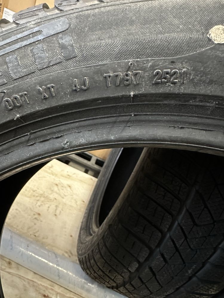 245/45/18 Pirelli Sotto Zero 3 DOT2521