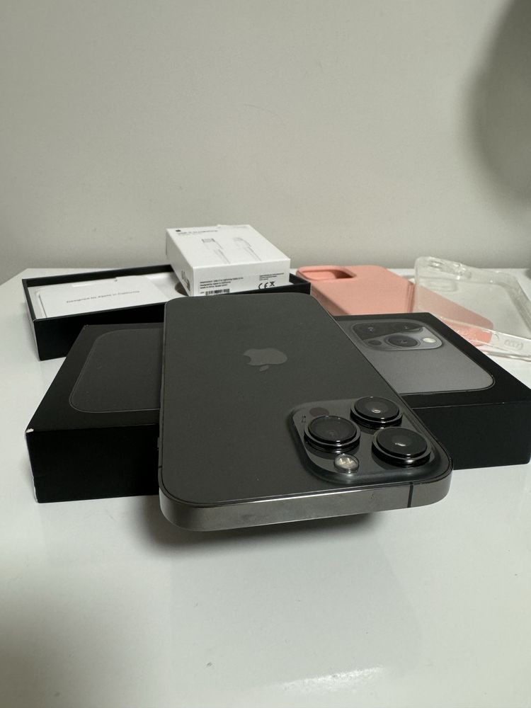 Iphone 13 pro max 1 tb ПОДАРЪК кейсове и зарядно, слушалки