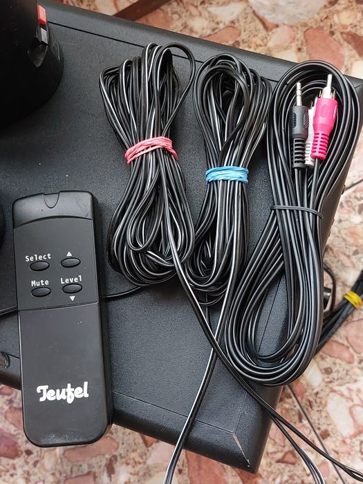 Sistem boxe 2.1 Teufel 100W, subwoofer activ, sateliti, telecomanda