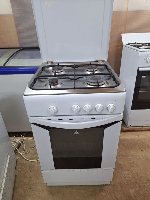 Продам газовую плиту Индезит