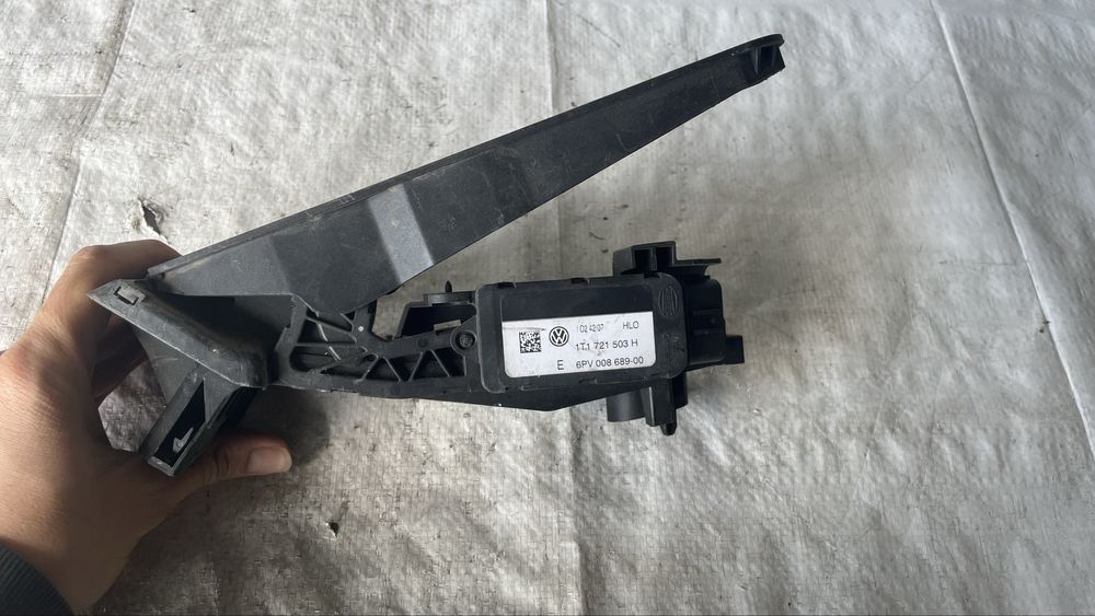 Педал газ VW Touran 2003-
