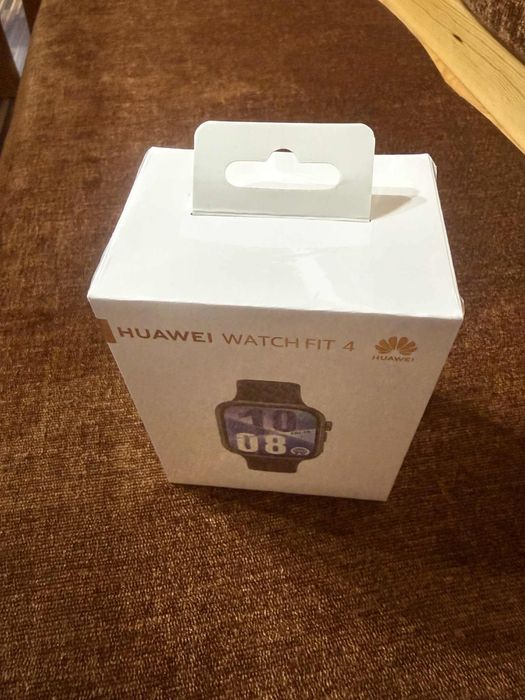 Смарт часовник Huawei Watch fit 4 - НОВ