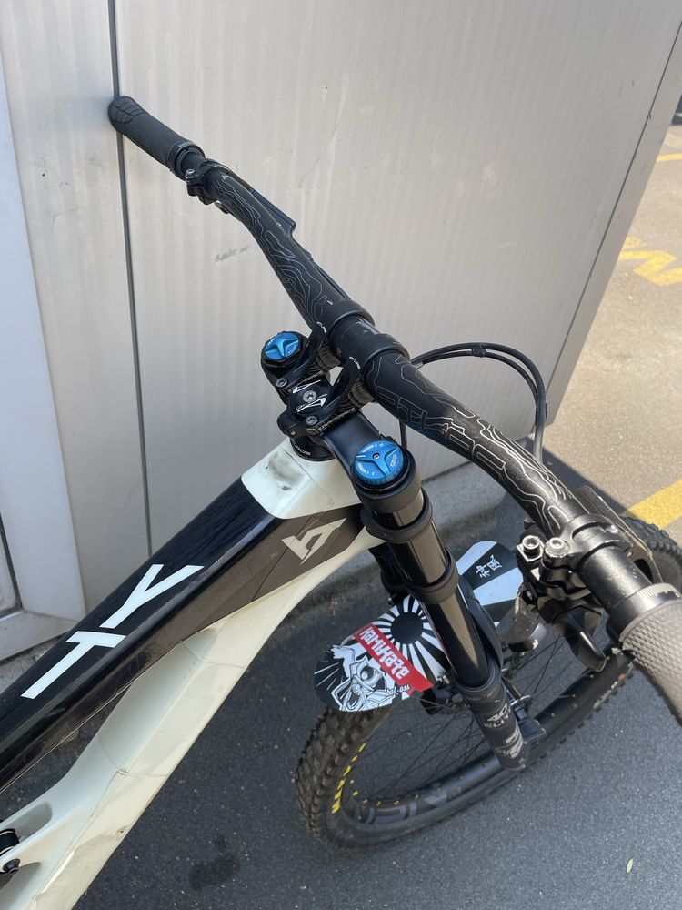 YT Tues CF PRO 2019