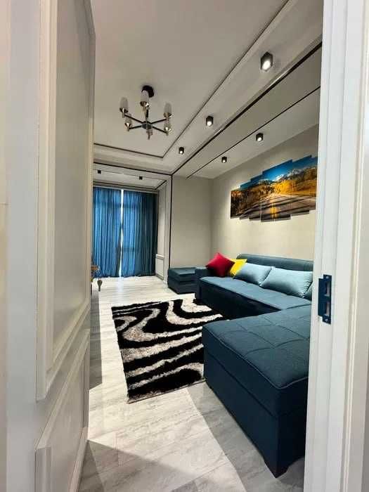 Сдаётся  2- комнатная квартира на Яшнабадском 208*